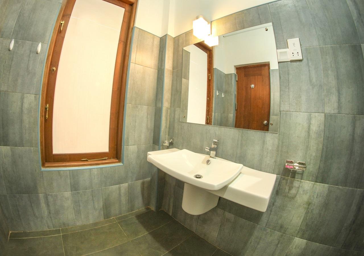 White Rose Beach Resort Marawila Extérieur photo