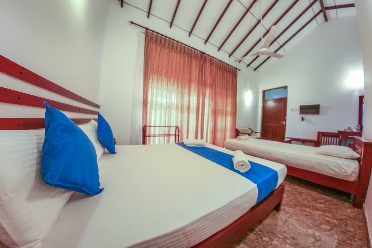 White Rose Beach Resort Marawila Extérieur photo