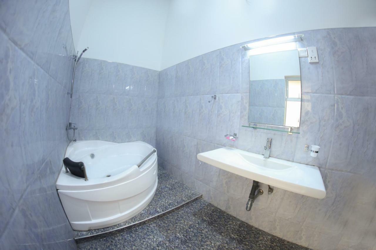 White Rose Beach Resort Marawila Extérieur photo